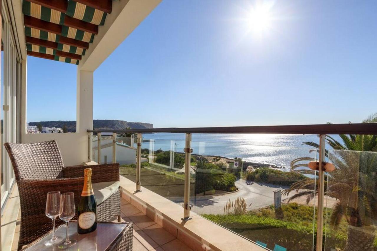 B&B Senhora da Luz - Casa del Mar - Amazing Villa with Sea View & Pool - Bed and Breakfast Senhora da Luz