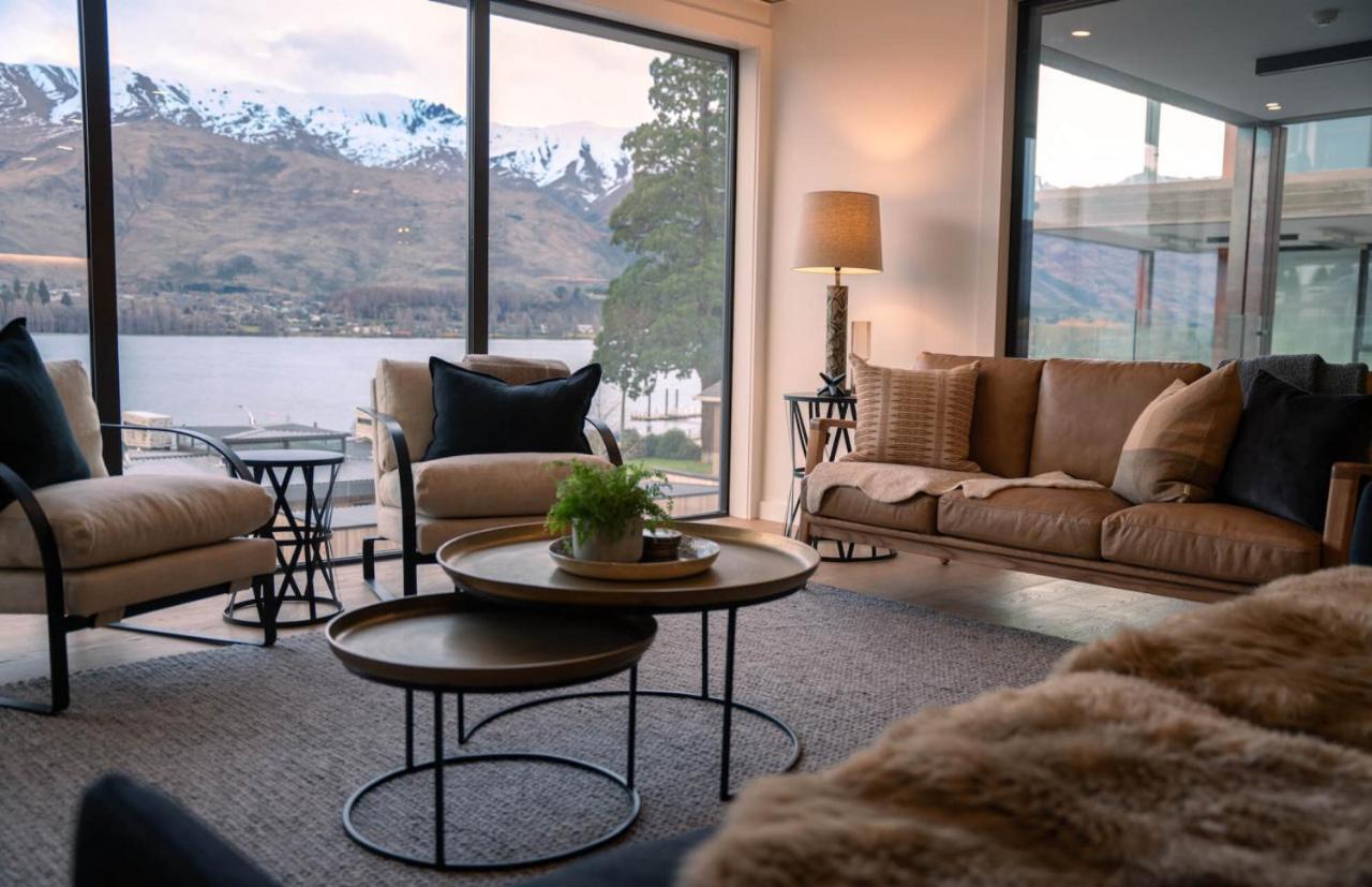 Genoa - Sleeps 6 - Lakefront Apartment - Chambres d'hôtes Wanaka