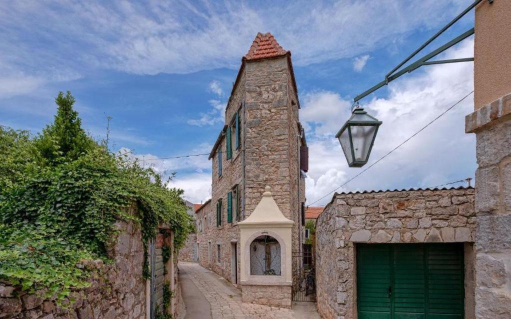 Apartman studio Stari Grad 2 - B&B