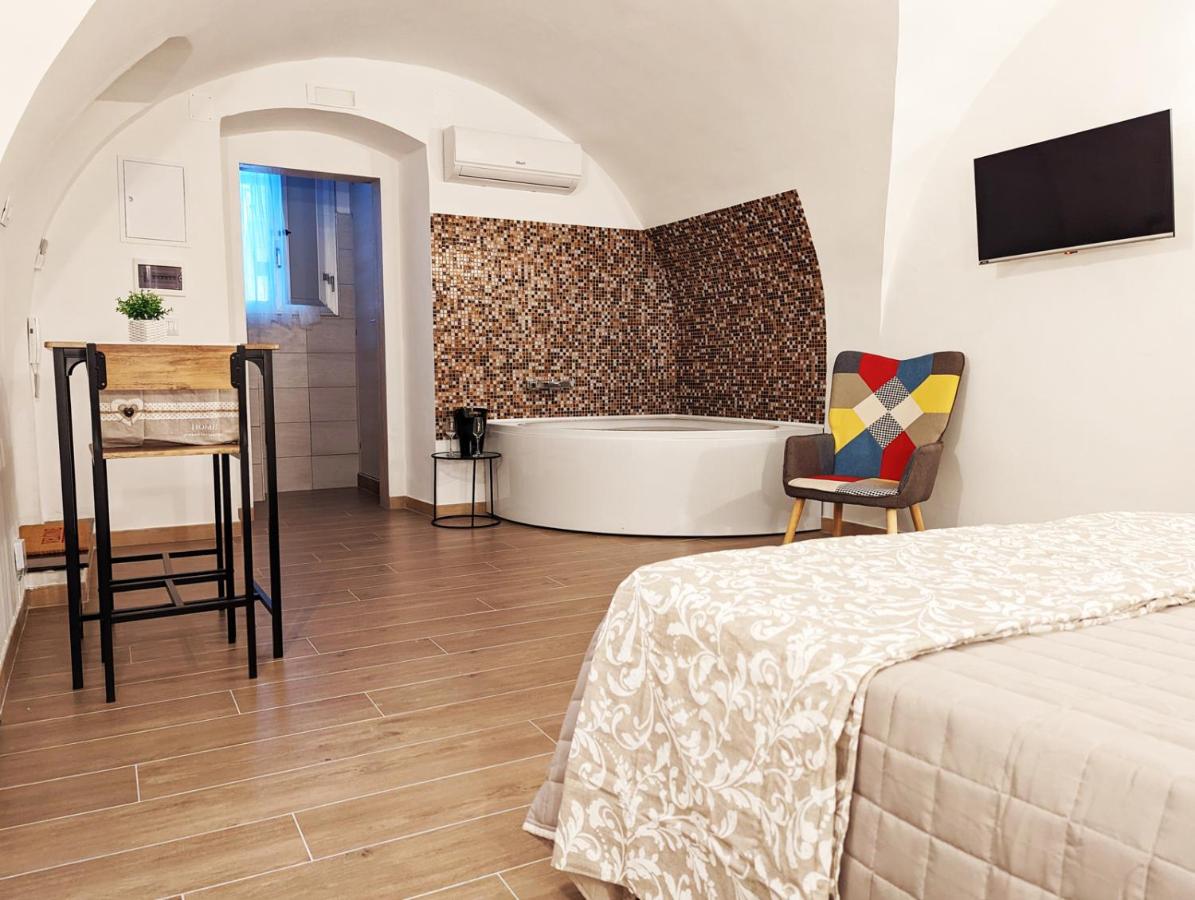 Private Jacuzzi - B&B Bari