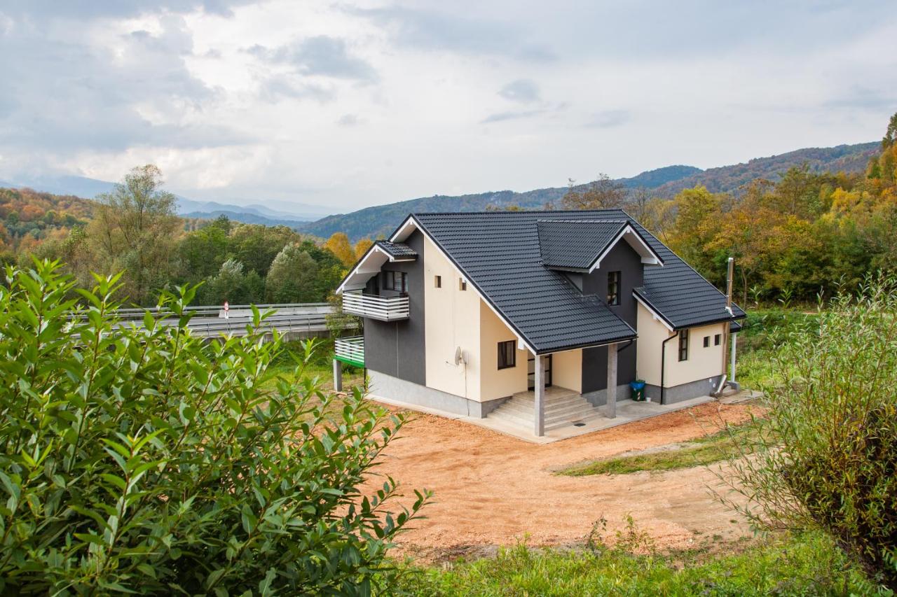 Agropensiunea turistică Pasul Merișor - Bed and Breakfast