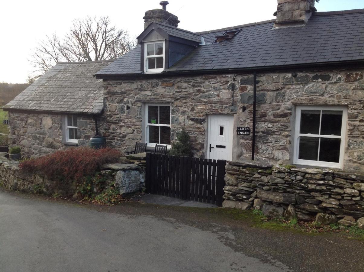 B&B Llanbedr - Garth Engan Private Self Contained B&B with Garden Area - Bed and Breakfast Llanbedr