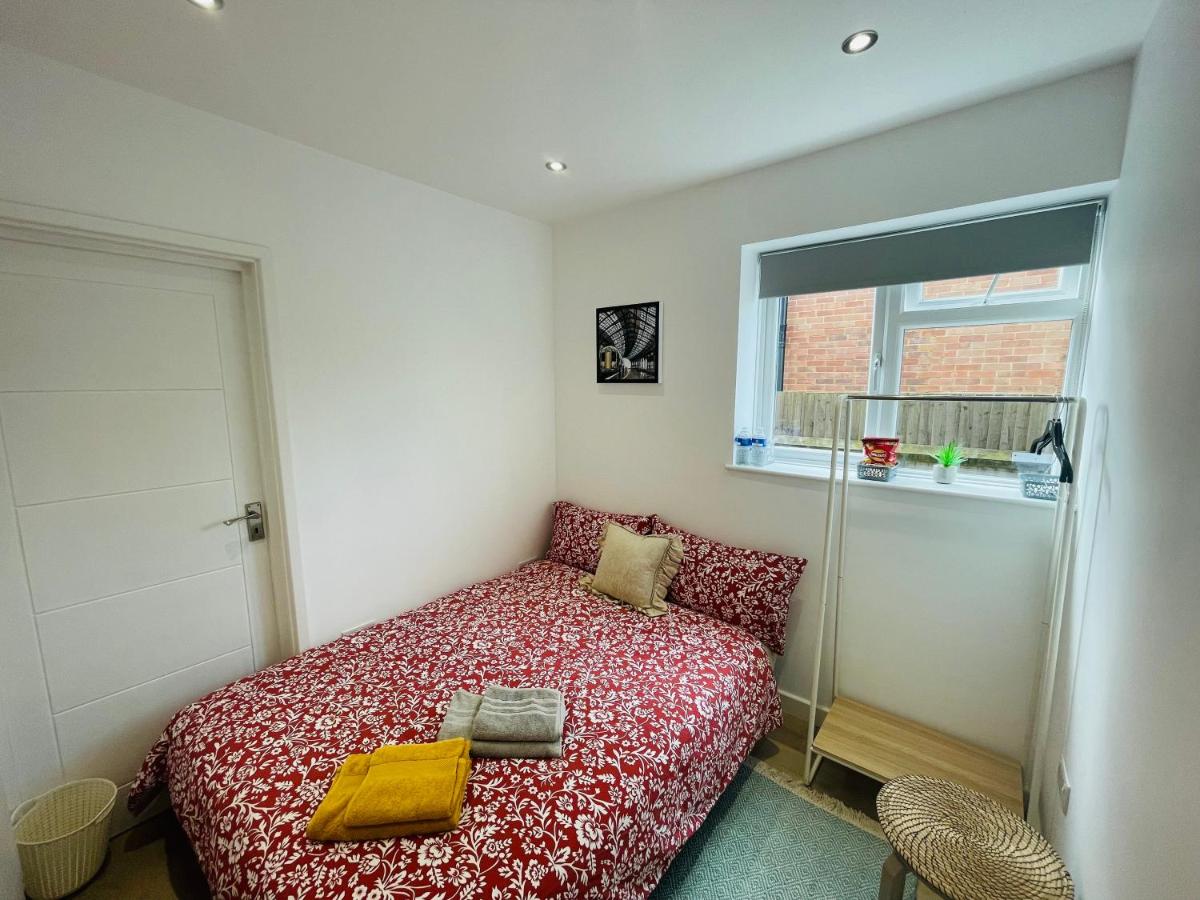 Rooms in a beautiful house with free on St parking - Chambres d’hôtes Hove