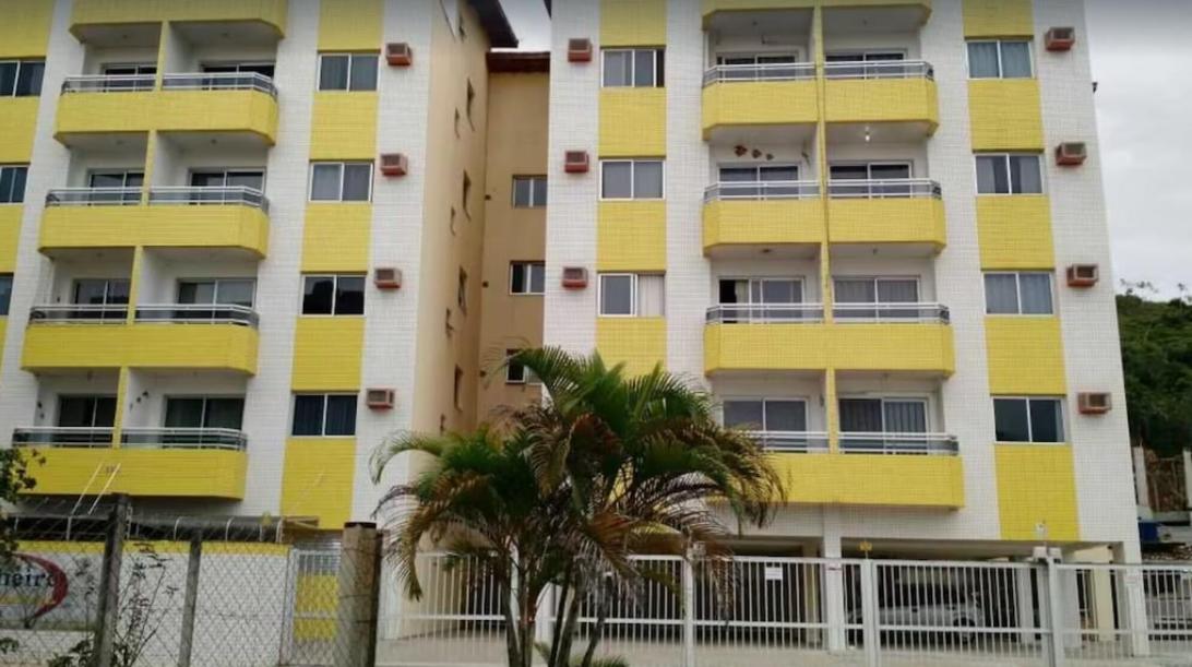 Appartement met Uitzicht op het Zwembad