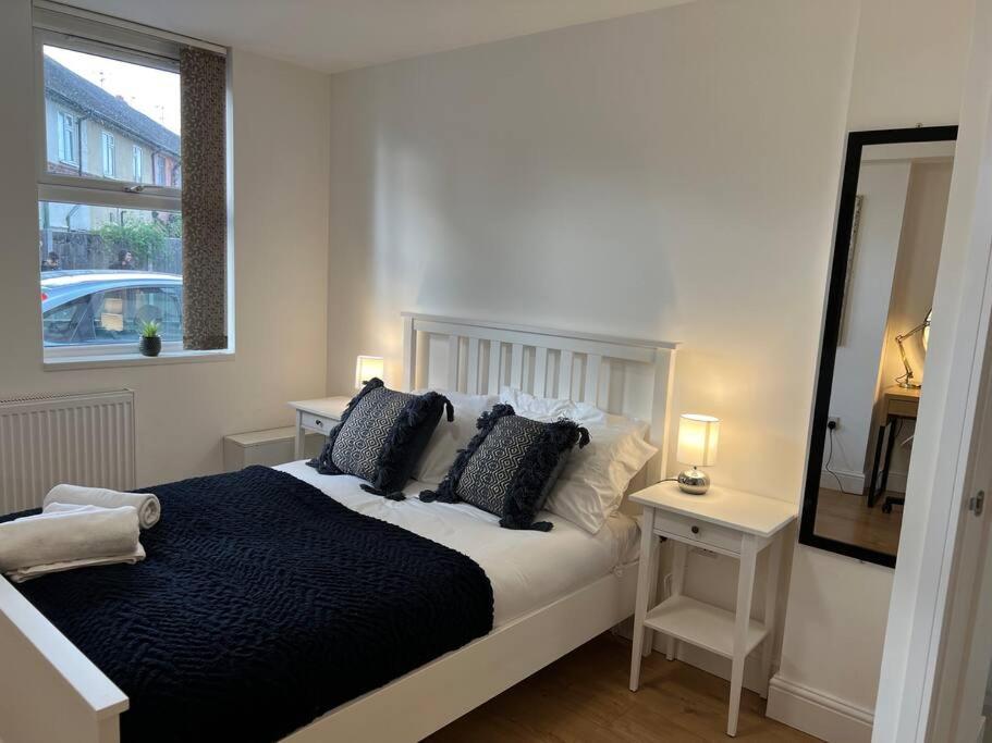 Lovely 2 Bedroom 2 Bathroom Apartment with Parking - Bed and Breakfast