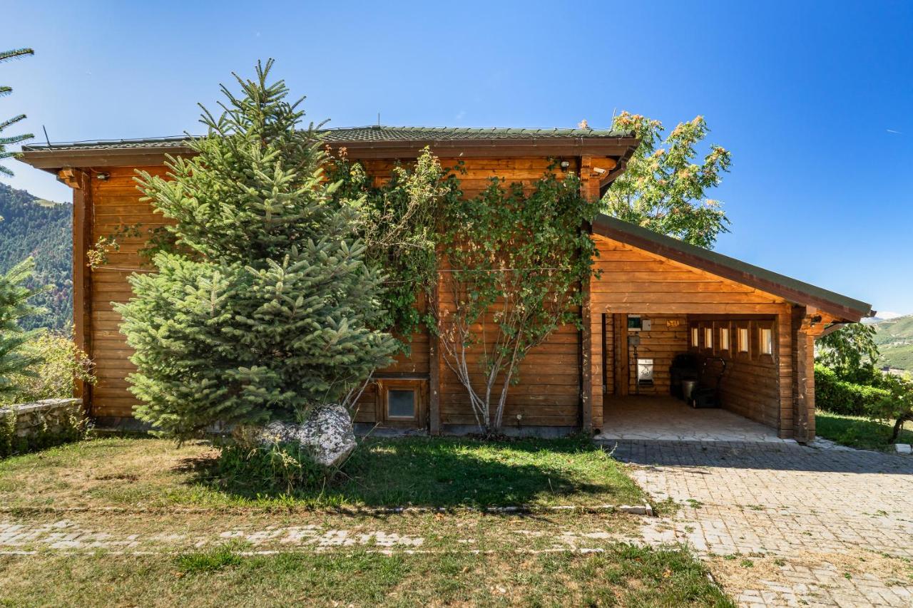 Luxury Chalet Vila on Mountain Top with great view - Ferienwohnung Kalávryta