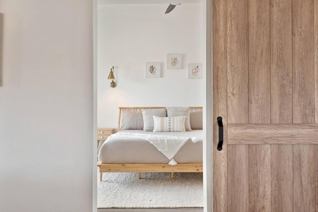 Beautiful newly remodeled home, near JT Park - Ferienwohnung