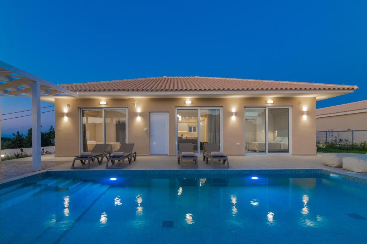 Spartakos Luxury Villa 4 - Chambres d’hôtes