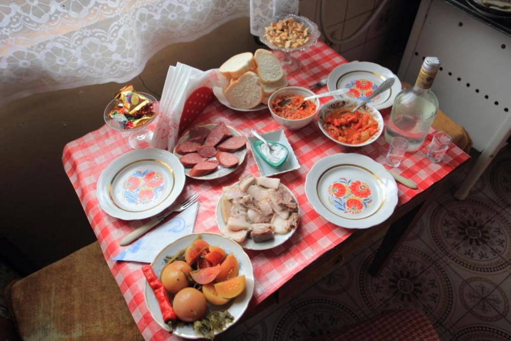 Guesthouse Pirosmani - Ferienwohnung Bordschomi