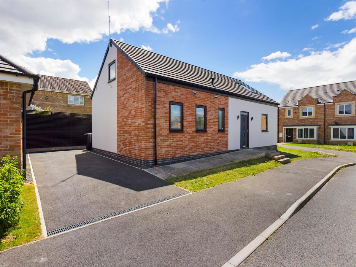 Contemporary 2 bedroom eco home with a twist - B&B