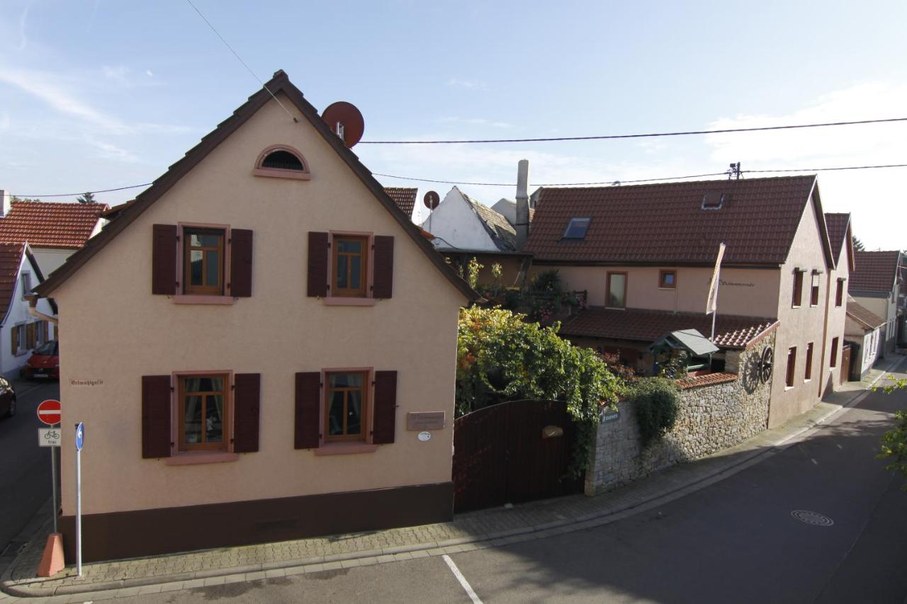 B&B Guntersblum - Pension Zur Schlummerstube - Bed and Breakfast Guntersblum