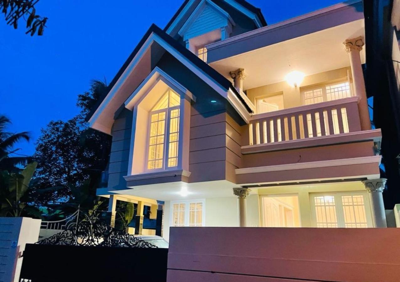 The Oval House, Kochi - Approved by Kerala Tourism - Exclusively for Families - Bed and Breakfast