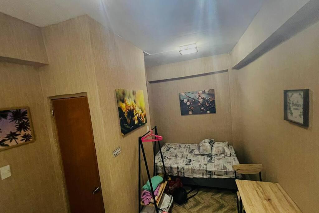 Staycation @ Jt residences wifi netflix fiber internet apartelle hotel - Chambres d'hôtes Manille
