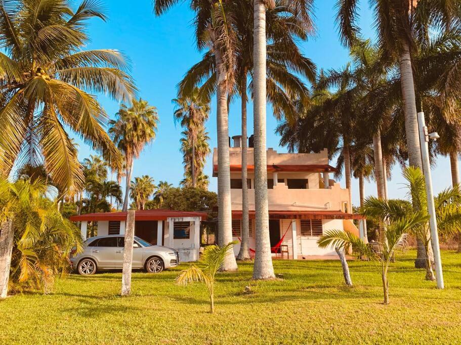 Linda casa En lago 5 min de playa Sueños de Arena - B&B Casitas