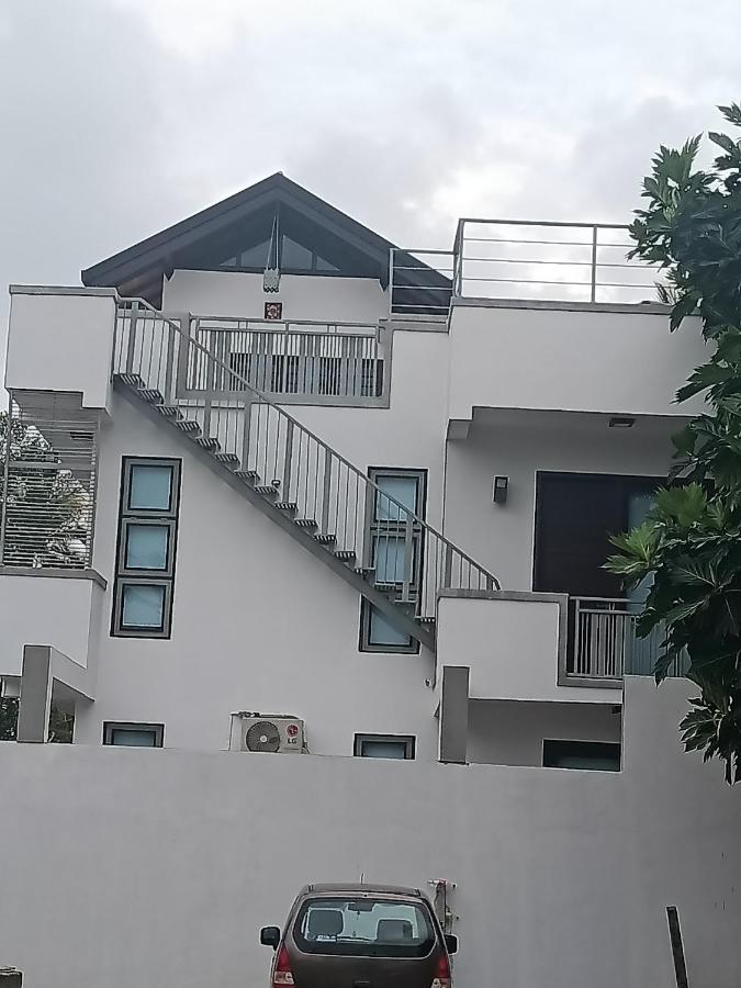 Villa Suyara Rooftop,,, - B&B Panadura
