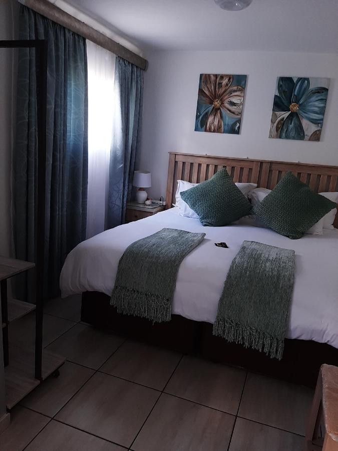 B&B Bloemfontein - Sleep@161 Benade Drive - Bed and Breakfast Bloemfontein