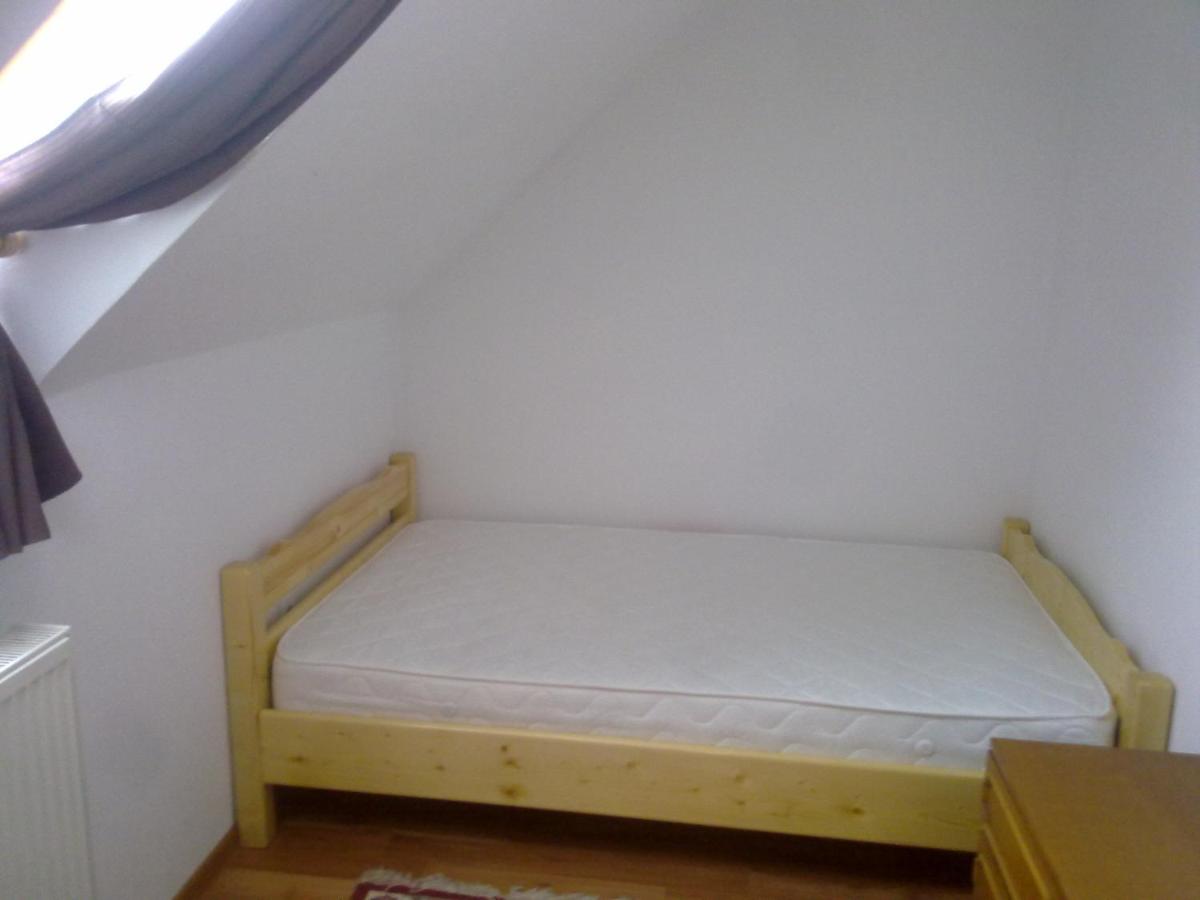 Single Room with Shared Bathroom