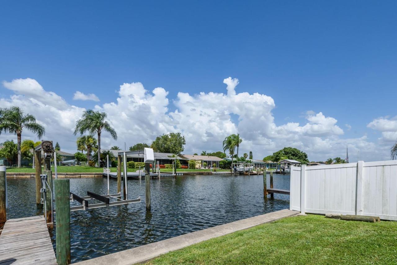 B&B Apollo Beach - Updated Waterfront Condo in Apollo Beach - Bed and Breakfast Apollo Beach