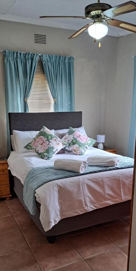 Susanna's Self catering 2 bedroom apartment - B&B