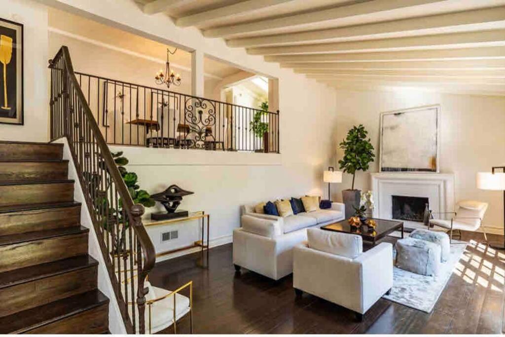 Entire villa on Sunset Strip - B&B