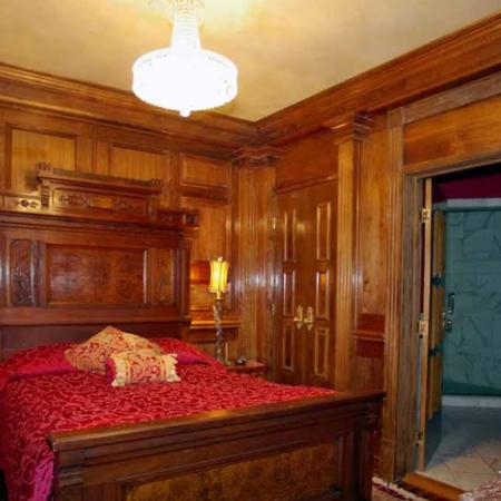 Deluxe Double Room with Shower Unit 2