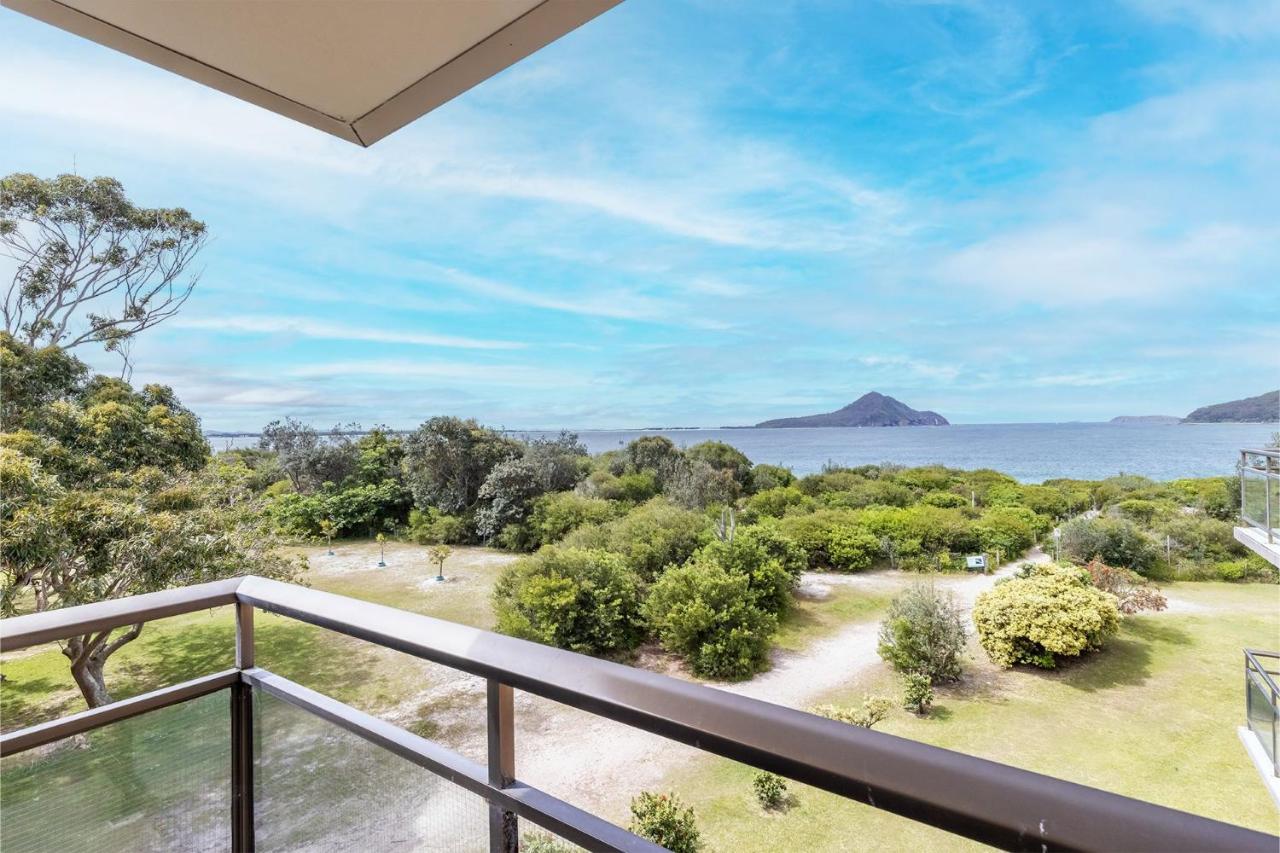 Intrepid 11 Absolute Beachfront Bliss - B&B