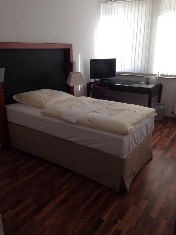 Porschepension - Bed and Breakfast Wolfsburg