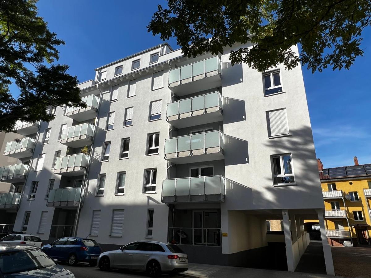 TomsFlat BRAUNSCHWEIG - 3 ROOMS, KITCHEN, WORKSPACE, HIGHSPEED WiFy, WASHER & DRYER, PARKING - B&B Braunschweig