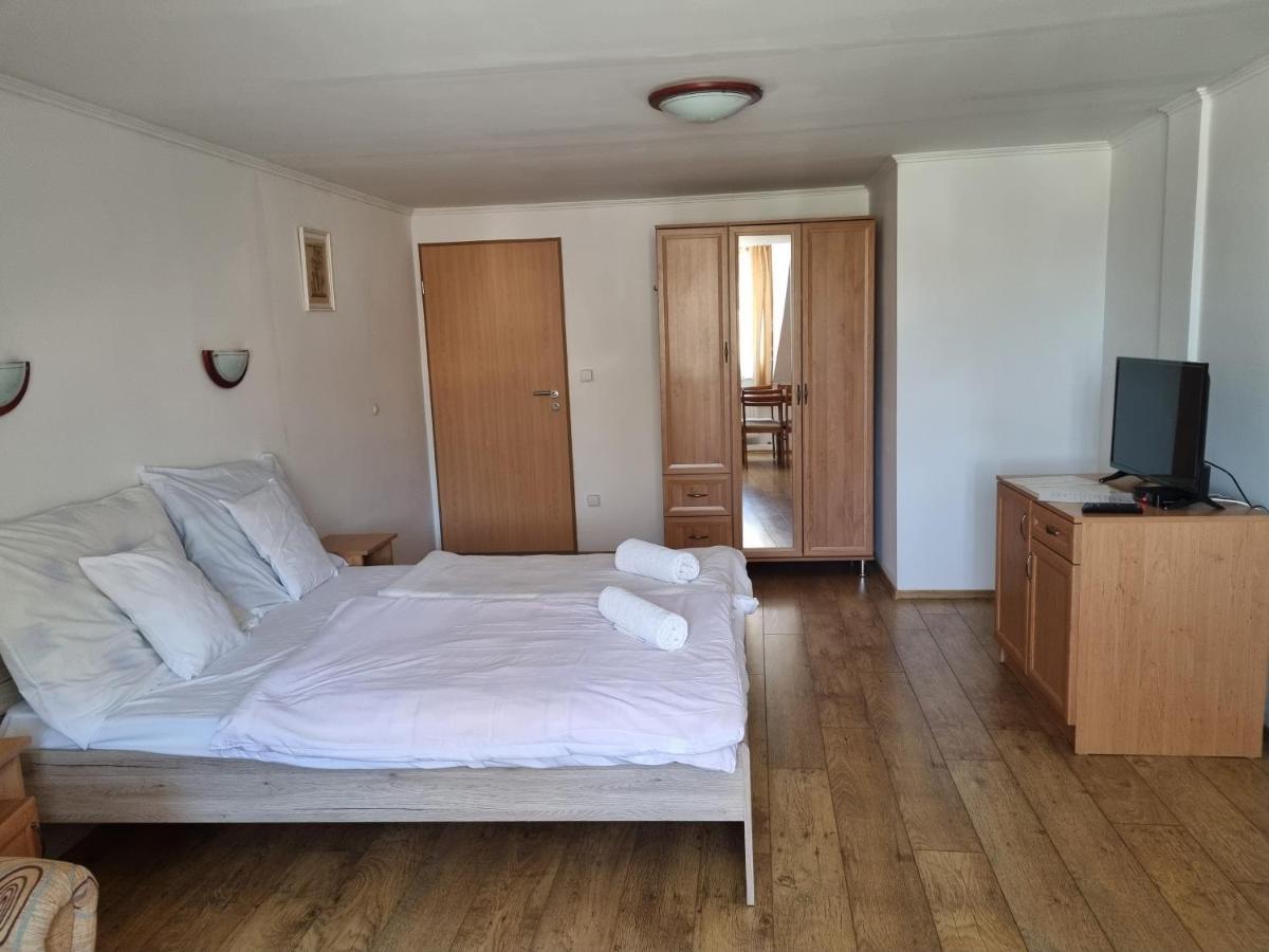 Deluxe Double Room with Extra Bed