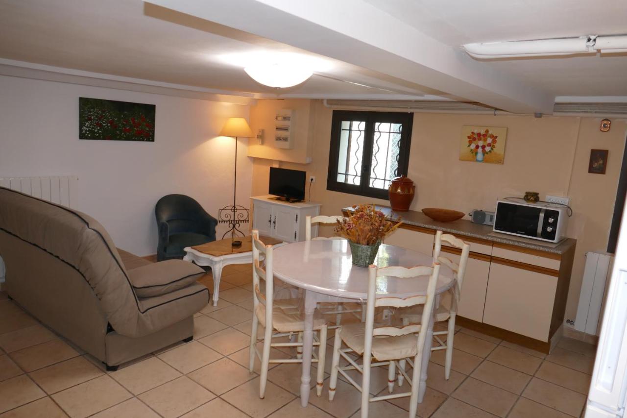 Appartement avec véranda donnant sur le jardin - Ferienwohnung Le Pontet