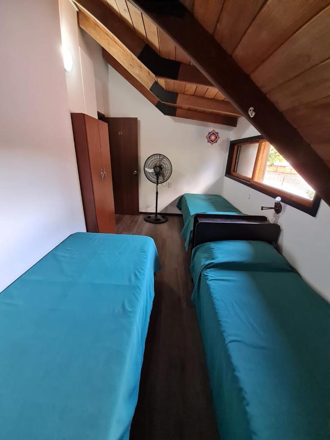 Chambre Triple avec Salle de Bains Commune