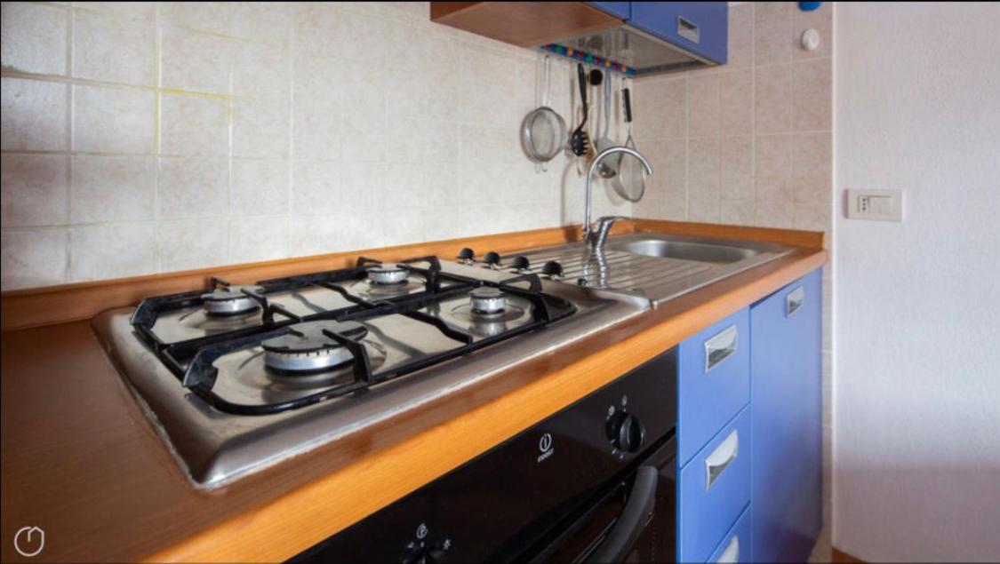 AIRPORT-TAXI-POOL-MARINA-AiR COND-WI FI-WASH MACHiNE-PARKING - Chambres d'hôtes Olbia