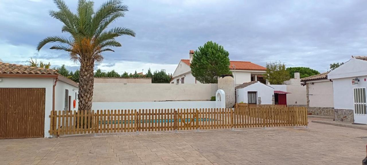 Villa Las Tres Hermanas Albarreal de Tajo by Toledo AP - Chambres d'hôtes Albarreal de Tajo