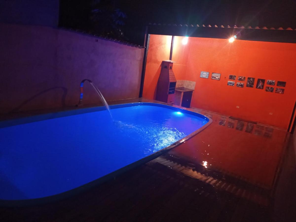 Casa com piscina em Mongaguá - B&B