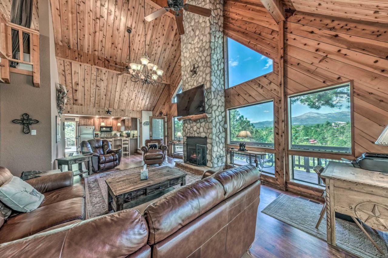 Tranquil Ruidoso Cabin with Private Hot Tub! - Bed and Breakfast