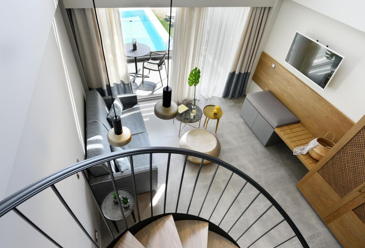 Premier Loft Plus Pool View