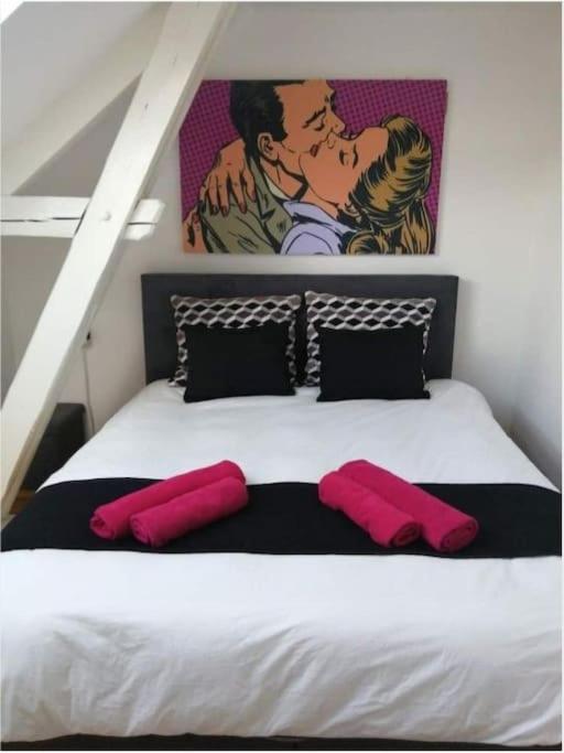 B&B Charleroi - The pop-art luxury suite - Bed and Breakfast Charleroi