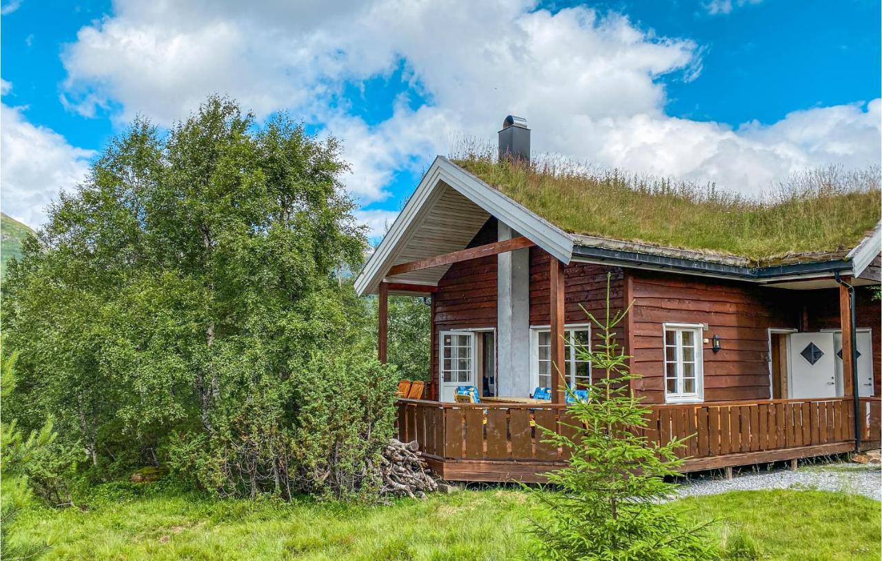 4 Bedroom Cozy Home In Straumgjerde - Bed and Breakfast Brunstad