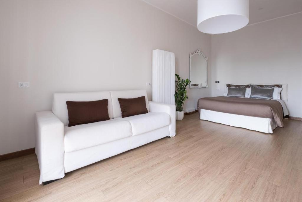 cute and cozy apartment train station - B&B Bergamo