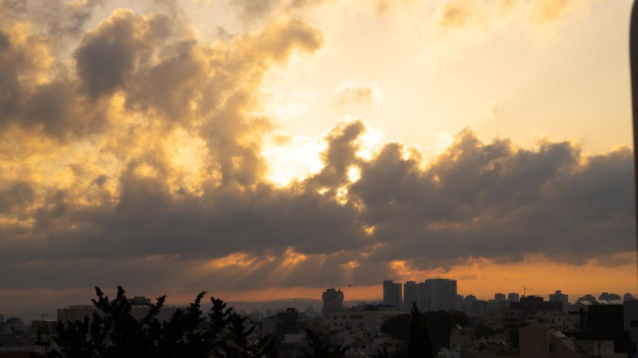 Cosy - Private room with balcony near TLV - B&B