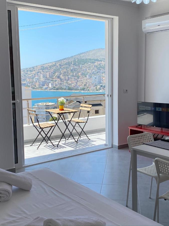 Monolocale con Divano-Letto