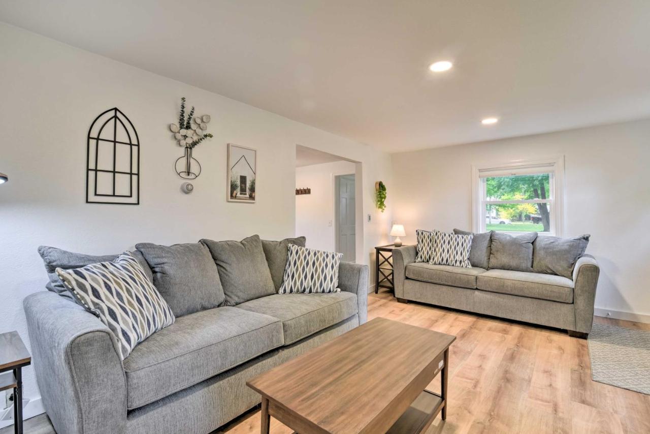 Centrally Located Mount Pleasant Retreat! - B&B