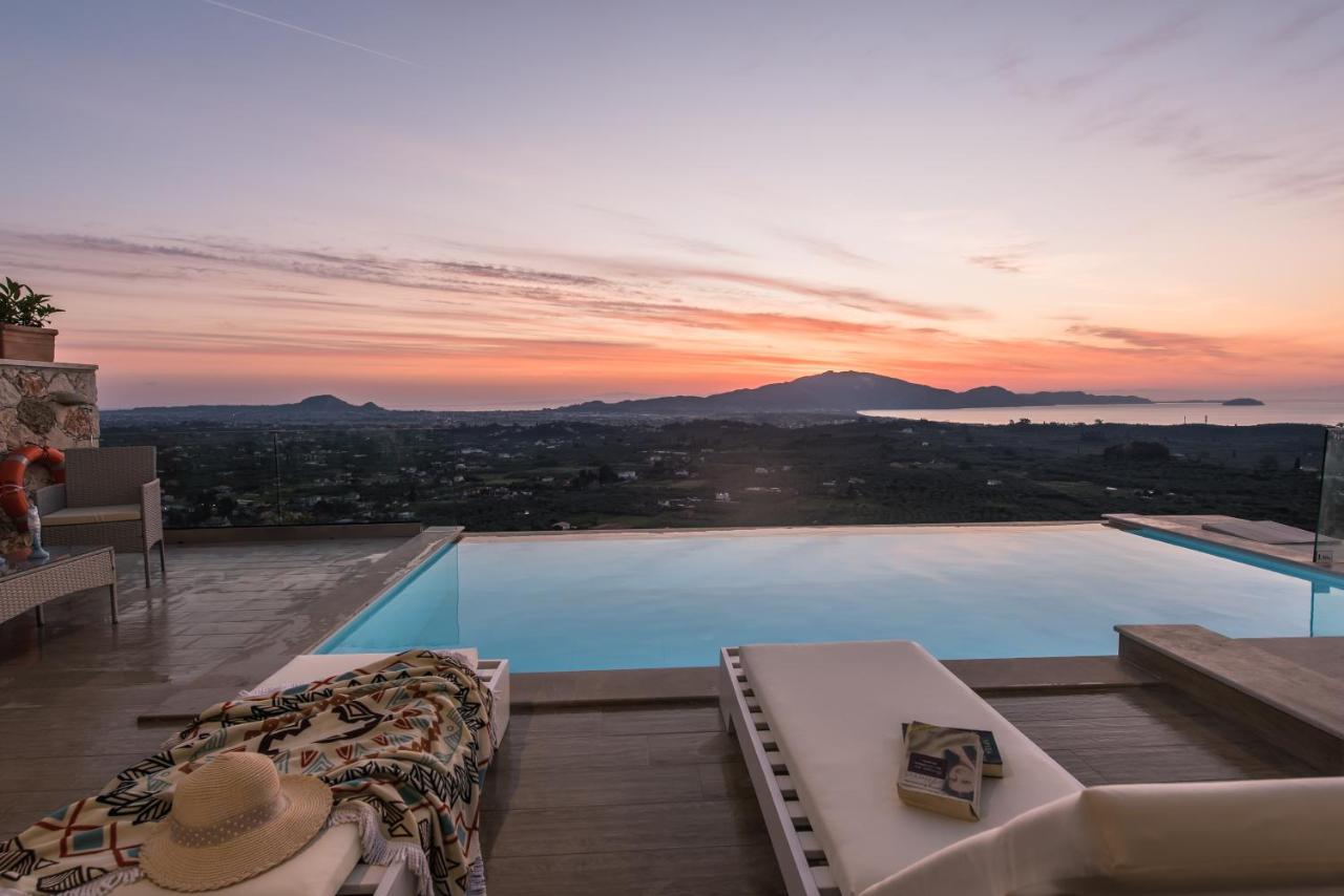 Pietra Caves Suites - Bed and Breakfast Lithakia