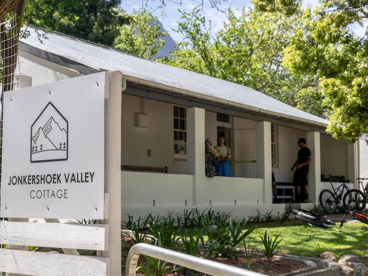 Jonkershoek Valley Cottage - Bed and Breakfast