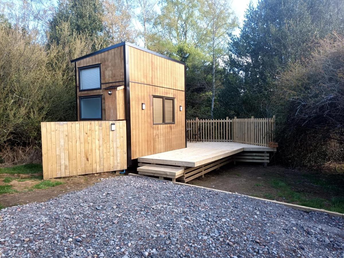 Tiny House in the Bush - a minute from town centre Ruapehu Unique Stays - B&B