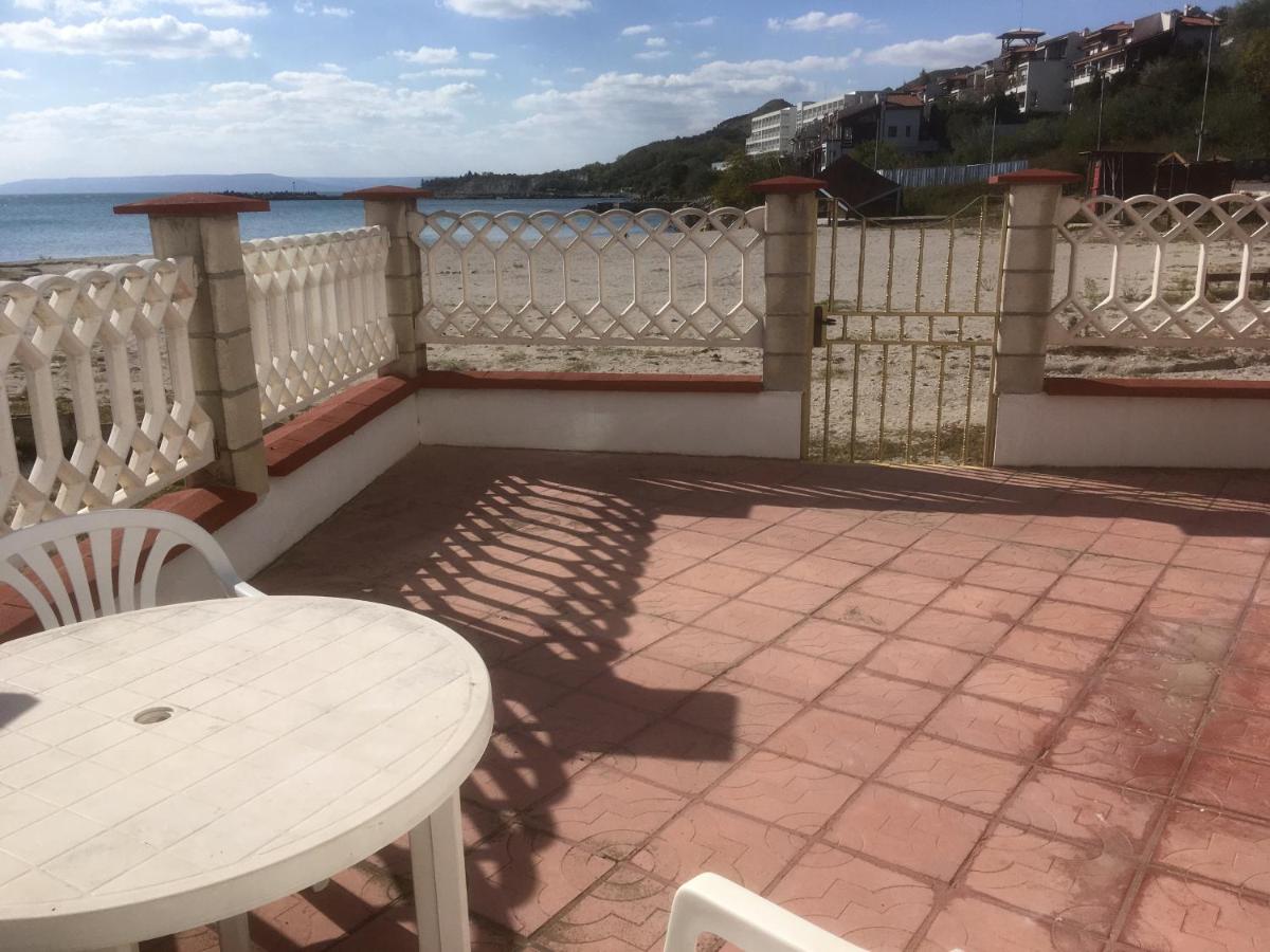 B&B Kawarna - Perfect Sea View One Bedroom Apartment with gate direct on the beach - Bed and Breakfast Kawarna