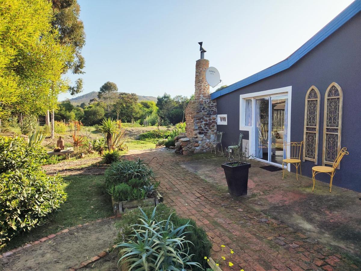 The Riverstone - Romantic Hideaway by the River - loadshedding free! - B&B