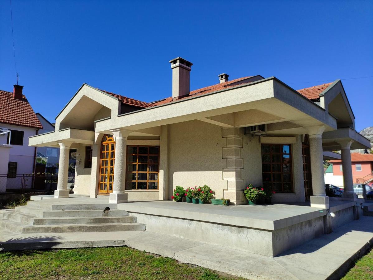 Luxury Home Cetinje - B&B Cetiña