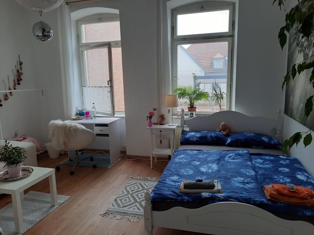 B&B Stuttgart - Zentrales und großes gemütliches Zimmer in Stuttgart City - Bed and Breakfast Stuttgart