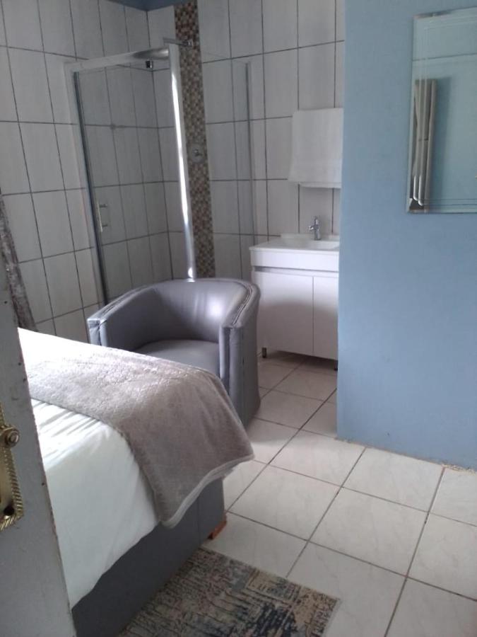 CONTRACTORS GROUP ACCOMMODATION 53 ALDRED STREET iN FREEMANVILLE KLERKSDORP - Ferienwohnung Klerksdorp